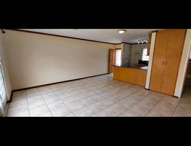 2 BEDROOM TOWNHOUSE FOR SALE IN LANGENHOVENPARK